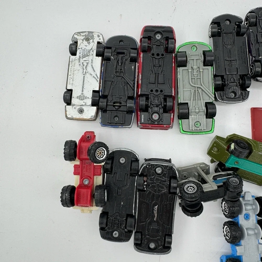 Vintage Diecast Car Lot Of‎ 21 Matchbox Maisto Mattel Racing Champions 90s